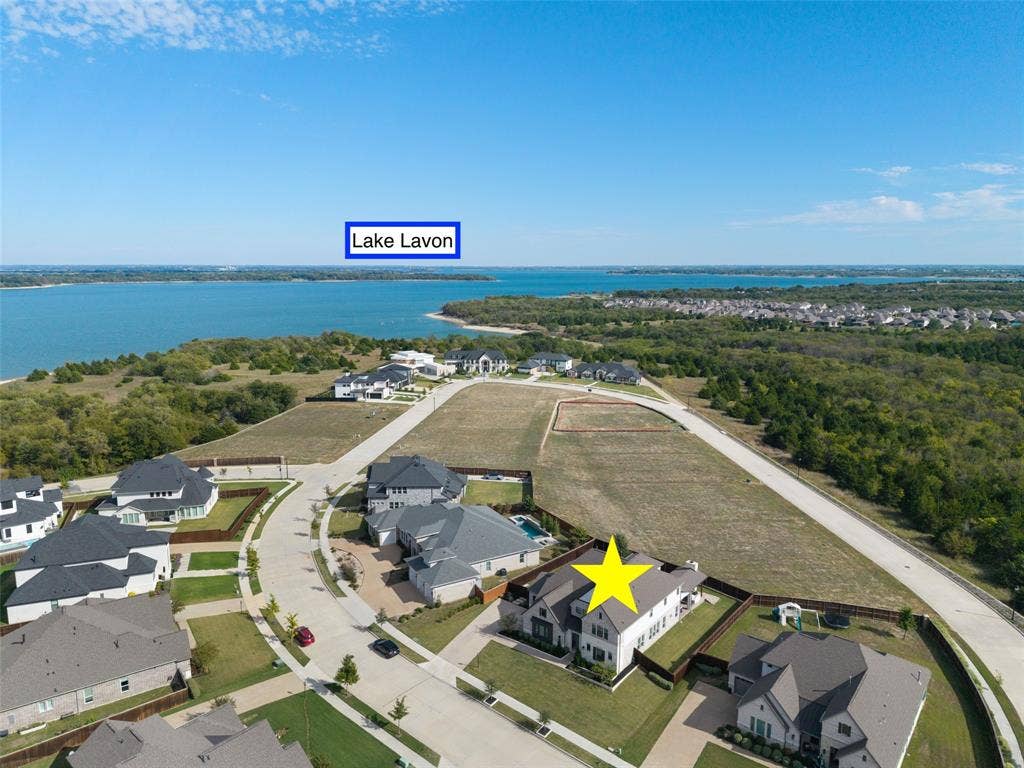 Just steps to Lake Lavon!