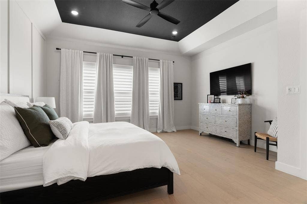 Primary Suite with custom ceiling treatmet