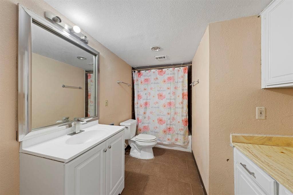 8560 Park Lane, #88/165, Dallas, TX 75231 8560 Park Lane, #88/165, Dallas, TX 75231