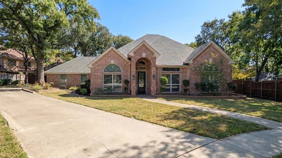 Property photo for 804 Woodbury Court, Keller, TX