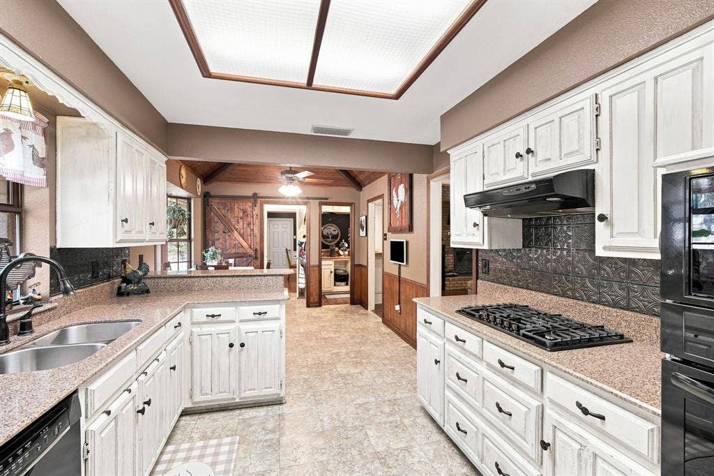 2815 Bells Chapel Road, Waxahachie, TX 75165 2815 Bells Chapel Road, Waxahachie, TX 75165