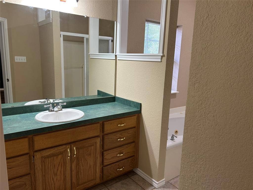 38017 Cedar Trail, Whitney, TX 76692