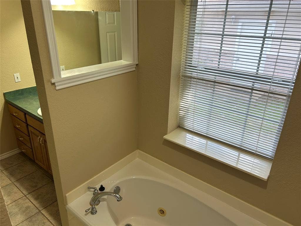 38017 Cedar Trail, Whitney, TX 76692
