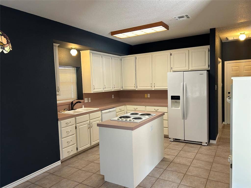 38017 Cedar Trail, Whitney, TX 76692