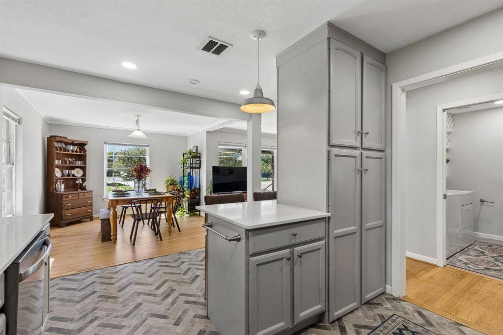 9507 Ash Creek Drive, Dallas, TX 75228