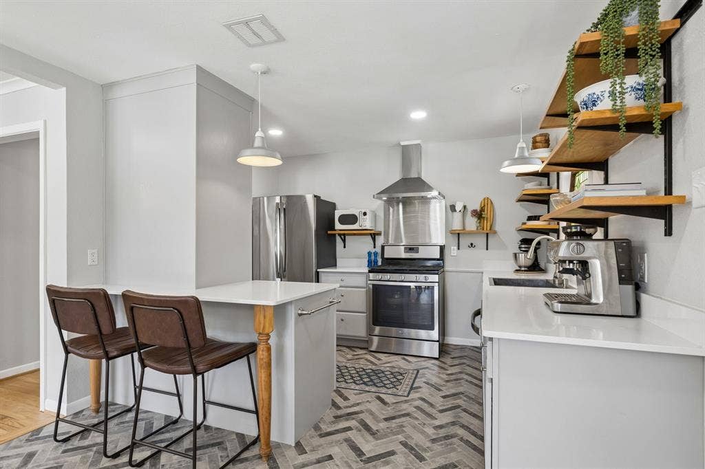 9507 Ash Creek Drive, Dallas, TX 75228