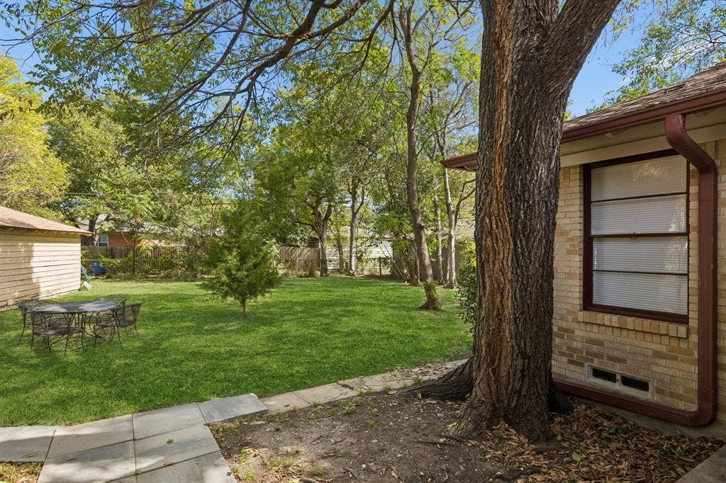 9507 Ash Creek Drive, Dallas, TX 75228