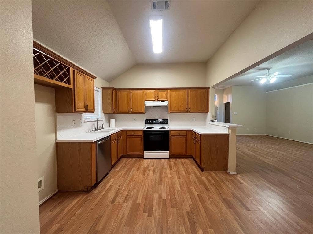829 Shoreline Drive, West Tawakoni, TX 75474 829 Shoreline Drive, West Tawakoni, TX 75474