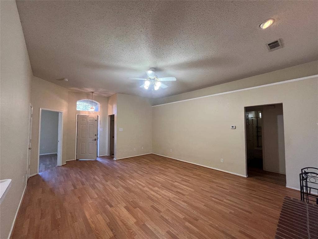 829 Shoreline Drive, West Tawakoni, TX 75474 829 Shoreline Drive, West Tawakoni, TX 75474