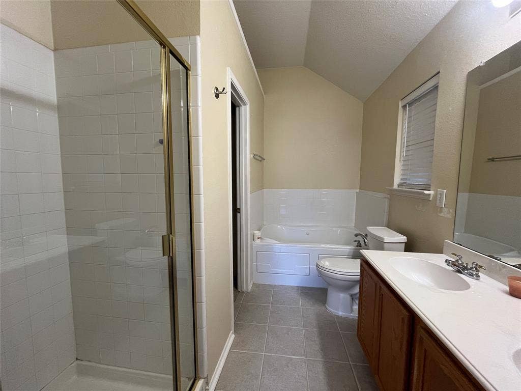 829 Shoreline Drive, West Tawakoni, TX 75474 829 Shoreline Drive, West Tawakoni, TX 75474