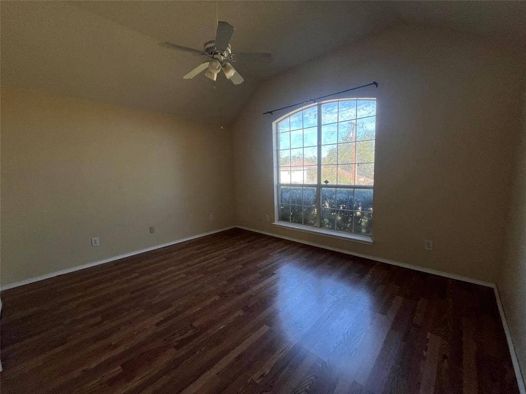 829 Shoreline Drive, West Tawakoni, TX 75474 829 Shoreline Drive, West Tawakoni, TX 75474