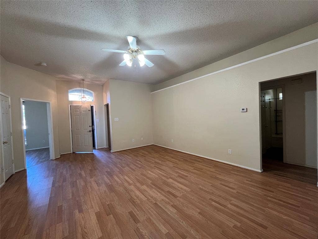 829 Shoreline Drive, West Tawakoni, TX 75474 829 Shoreline Drive, West Tawakoni, TX 75474