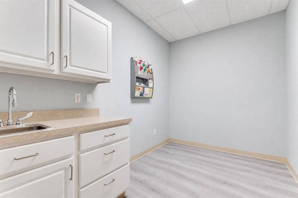 601 Westpark Way, #100, Euless, TX 76040