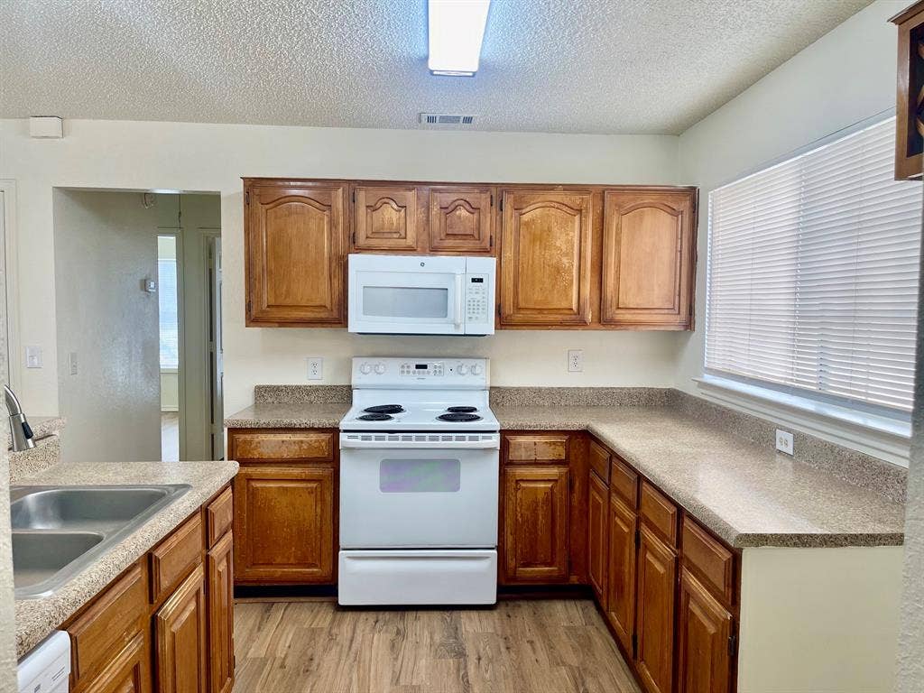 1414 Middleton Drive, Cedar Hill, TX 75104 1414 Middleton Drive, Cedar Hill, TX 75104