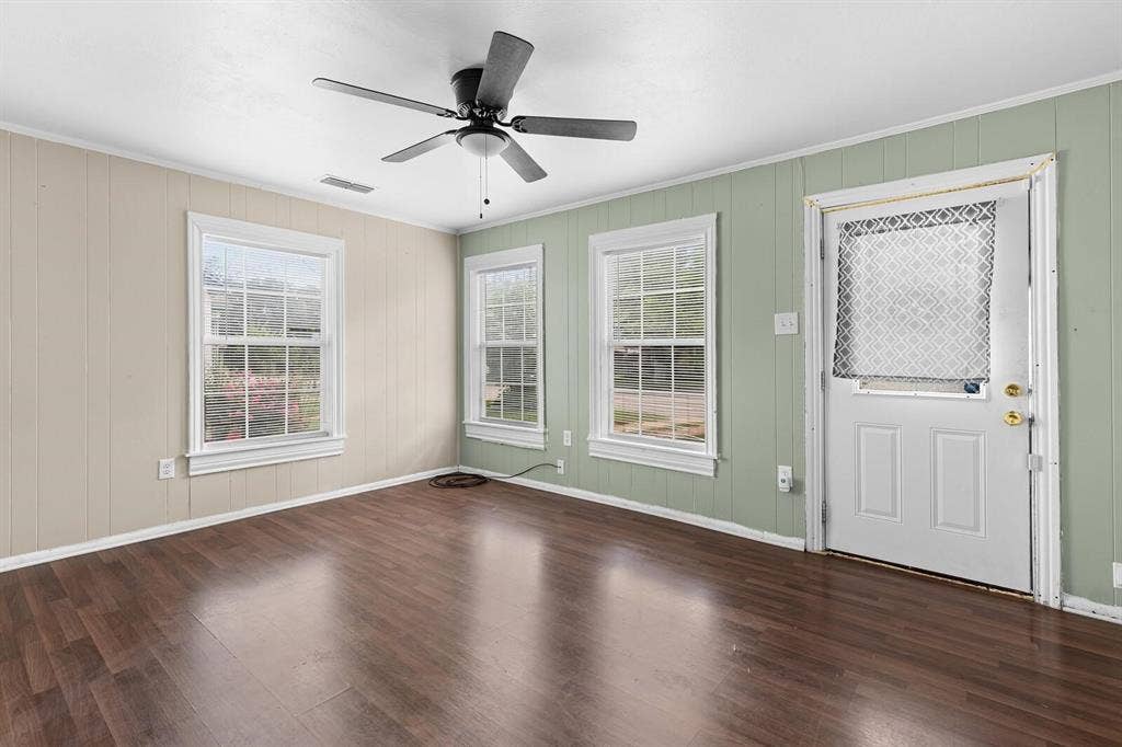 1212 Lewis Street, Bellmead, TX 76705