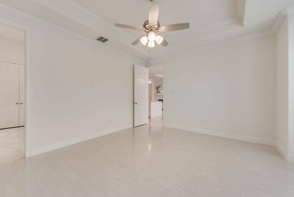 1424 Silent Springs Drive, Fort Worth, TX 76052