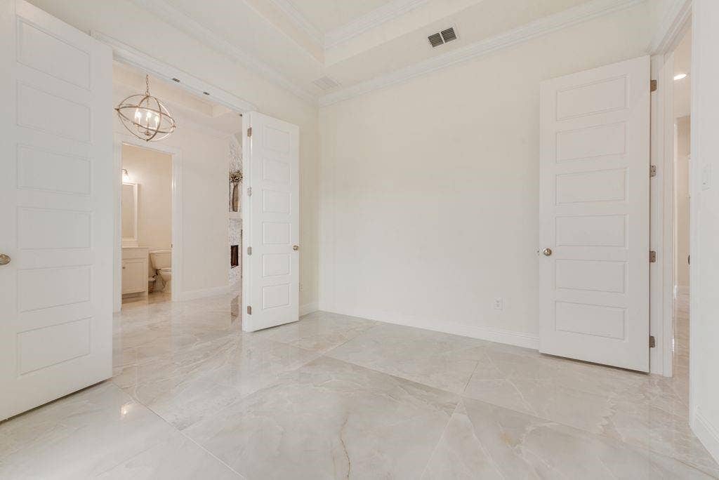 1424 Silent Springs Drive, Fort Worth, TX 76052