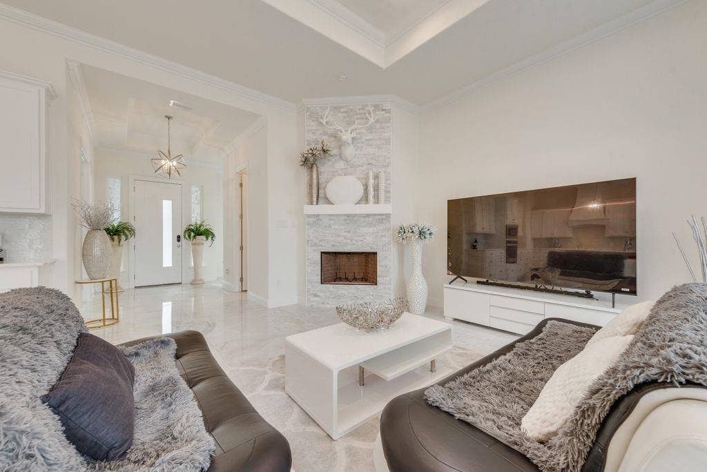 1424 Silent Springs Drive, Fort Worth, TX 76052