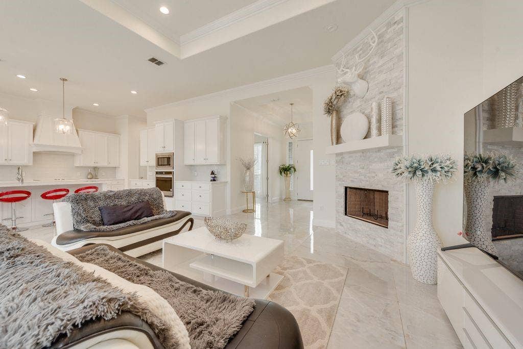 1424 Silent Springs Drive, Fort Worth, TX 76052