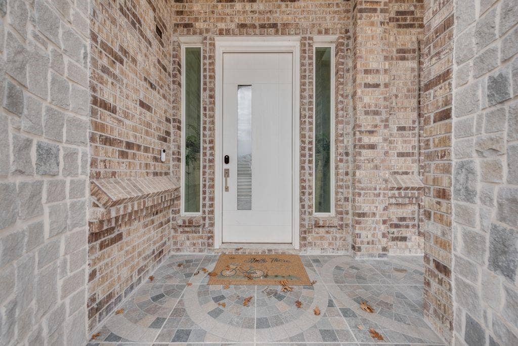 1424 Silent Springs Drive, Fort Worth, TX 76052