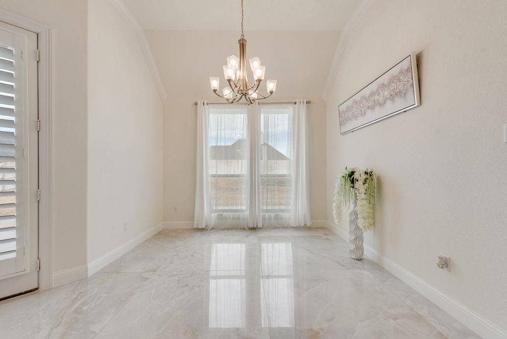 1424 Silent Springs Drive, Fort Worth, TX 76052
