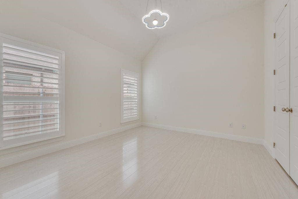 1424 Silent Springs Drive, Fort Worth, TX 76052