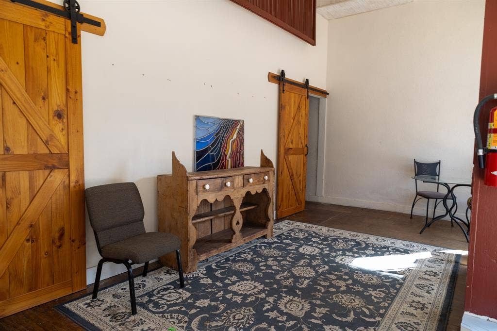 417 E Wallace Street, San Saba, TX 76877