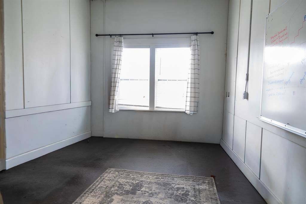 417 E Wallace Street, San Saba, TX 76877