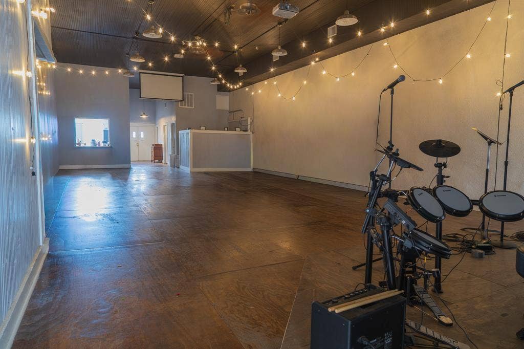 417 E Wallace Street, San Saba, TX 76877