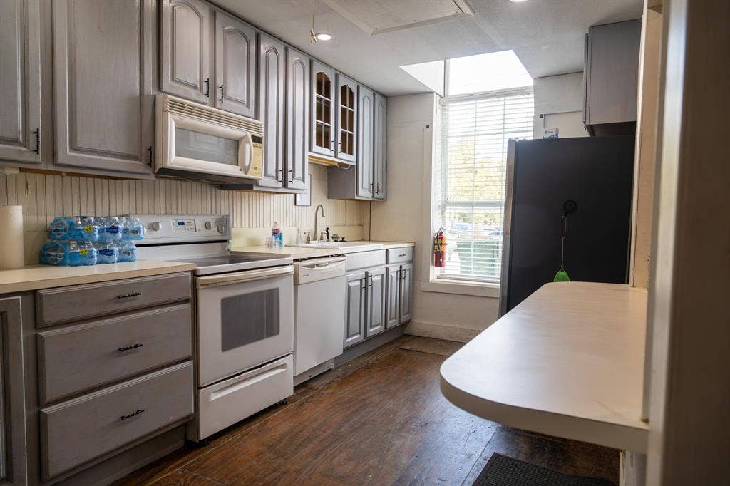 417 E Wallace Street, San Saba, TX 76877