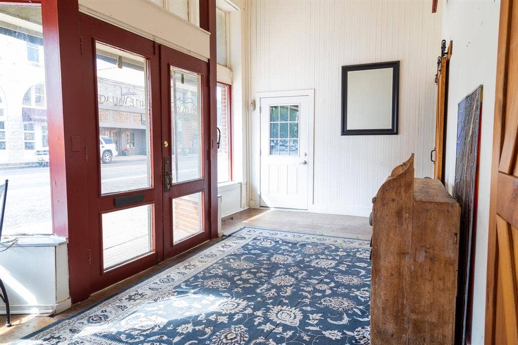 417 E Wallace Street, San Saba, TX 76877