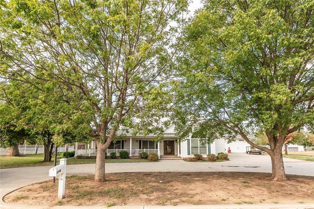 206 Poplar Street, Nocona, TX 76255
