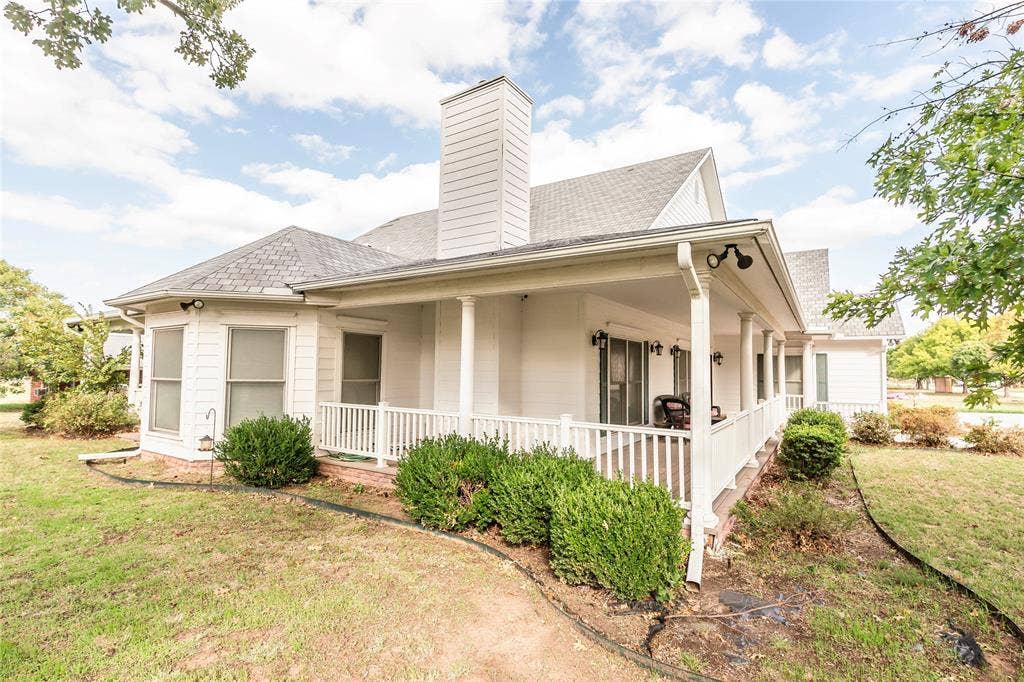 206 Poplar Street, Nocona, TX 76255