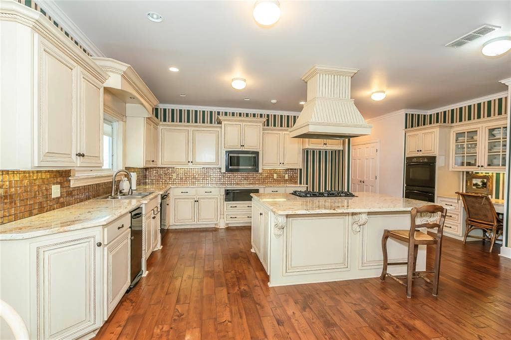 206 Poplar Street, Nocona, TX 76255