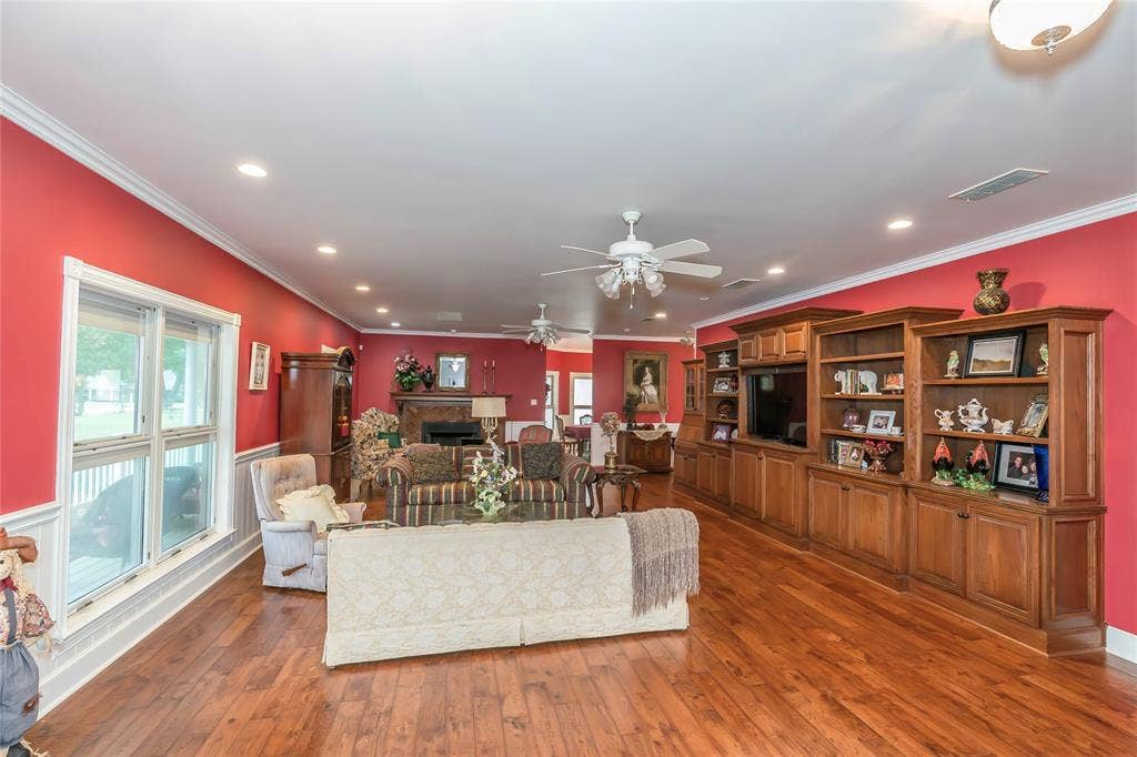 206 Poplar Street, Nocona, TX 76255