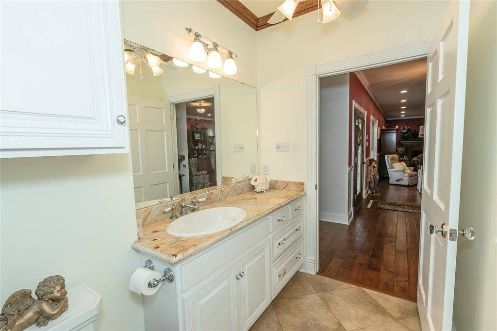 206 Poplar Street, Nocona, TX 76255