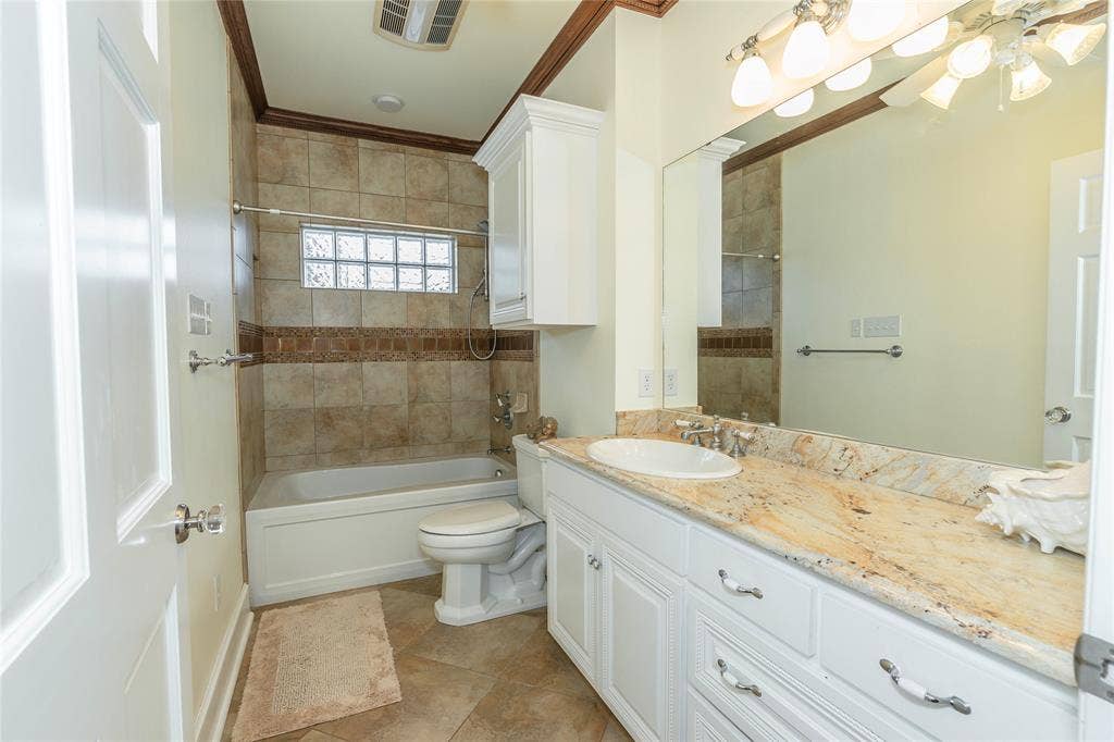 206 Poplar Street, Nocona, TX 76255