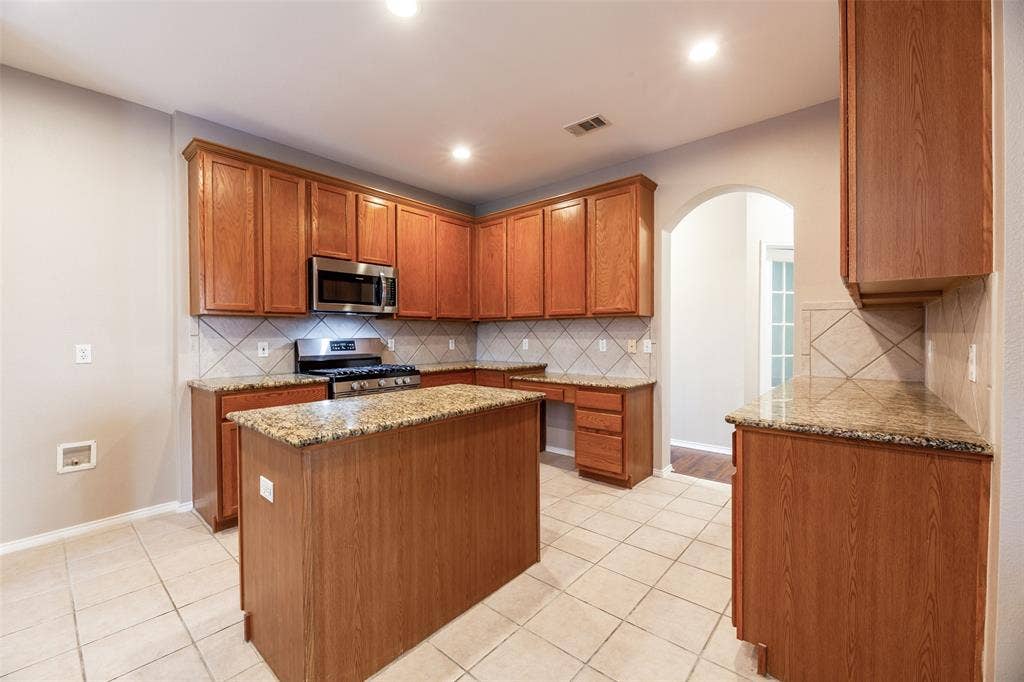 9673 Sean, Frisco, TX 75035