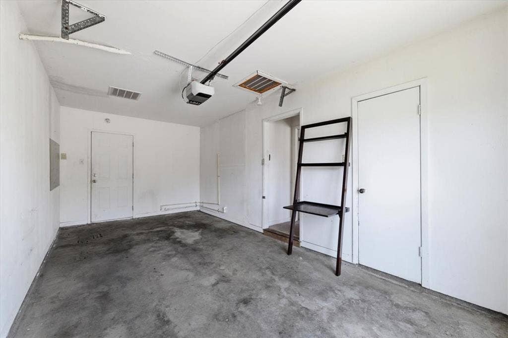 1308 Rose Avenue, Cleburne, TX 76033