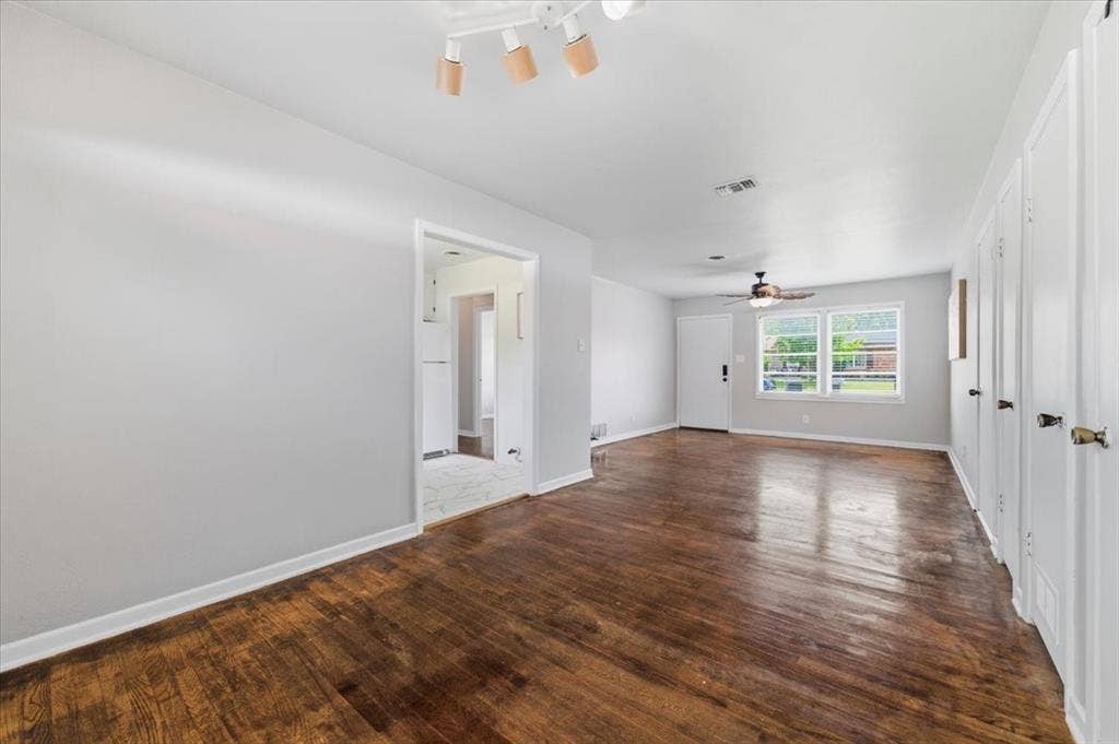 1308 Rose Avenue, Cleburne, TX 76033