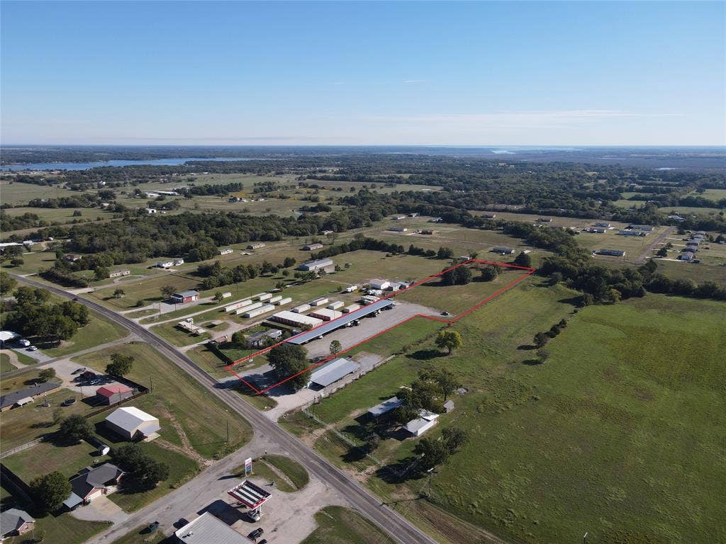 1050 Fm 273, Bonham, TX 75418