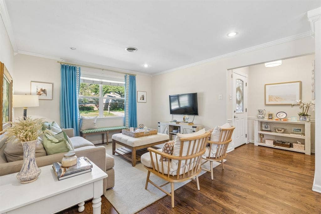 10622 MAPLERIDGE Drive, Dallas, TX 75238 10622 MAPLERIDGE Drive, Dallas, TX 75238