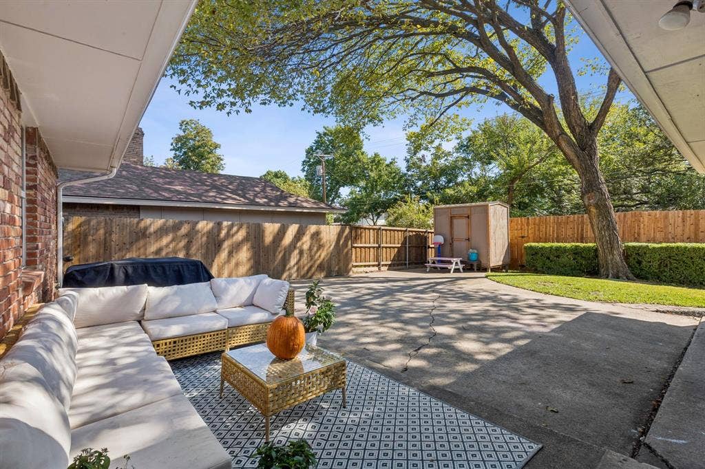 10622 MAPLERIDGE Drive, Dallas, TX 75238 10622 MAPLERIDGE Drive, Dallas, TX 75238