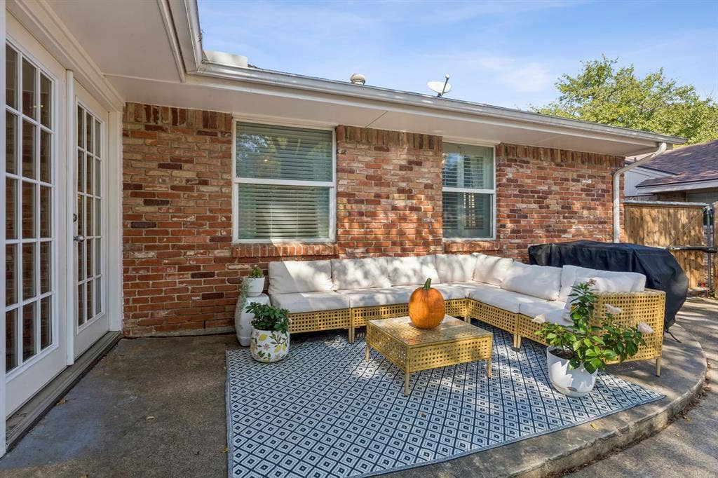 10622 MAPLERIDGE Drive, Dallas, TX 75238 10622 MAPLERIDGE Drive, Dallas, TX 75238