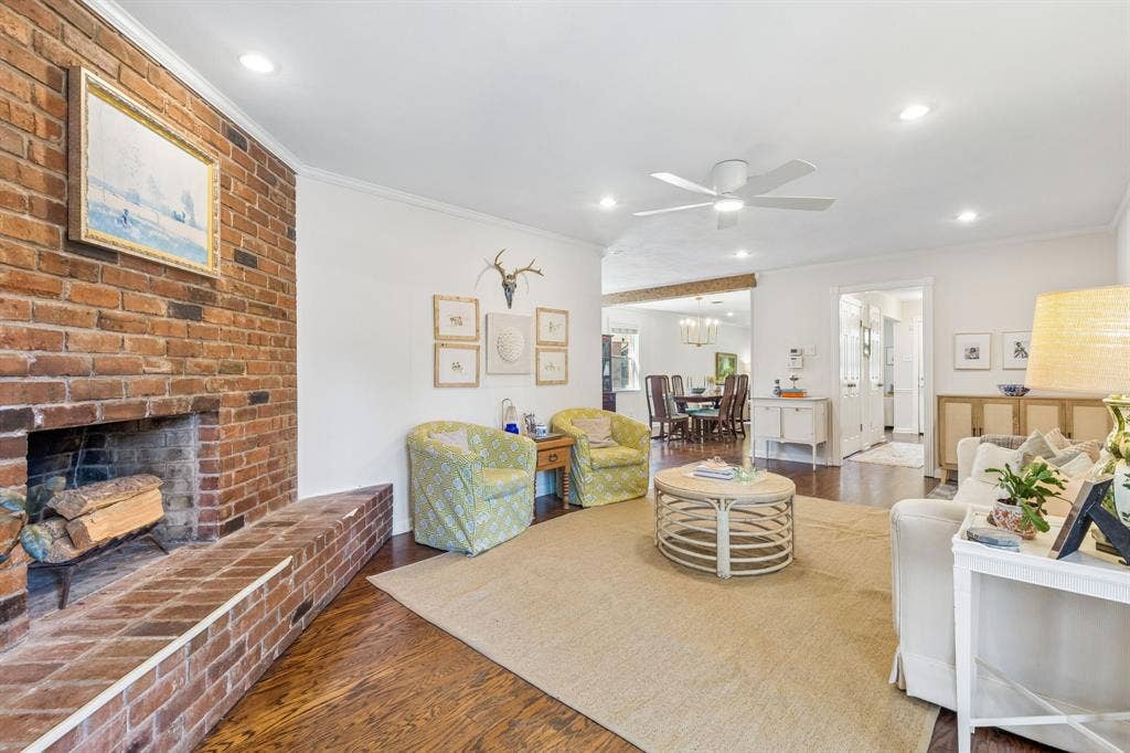 10622 MAPLERIDGE Drive, Dallas, TX 75238 10622 MAPLERIDGE Drive, Dallas, TX 75238