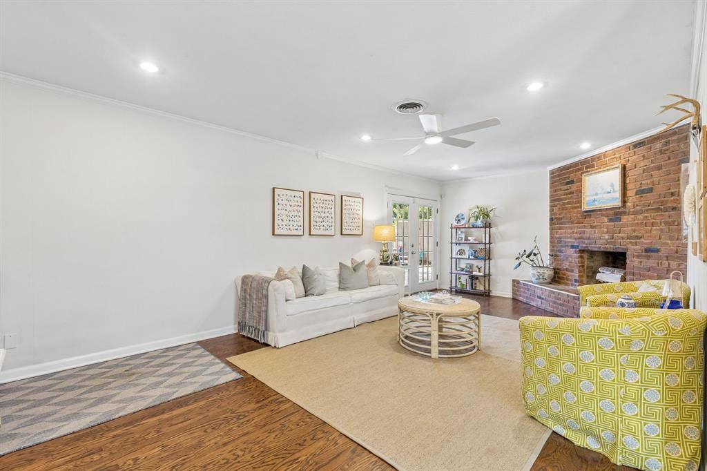 10622 MAPLERIDGE Drive, Dallas, TX 75238 10622 MAPLERIDGE Drive, Dallas, TX 75238