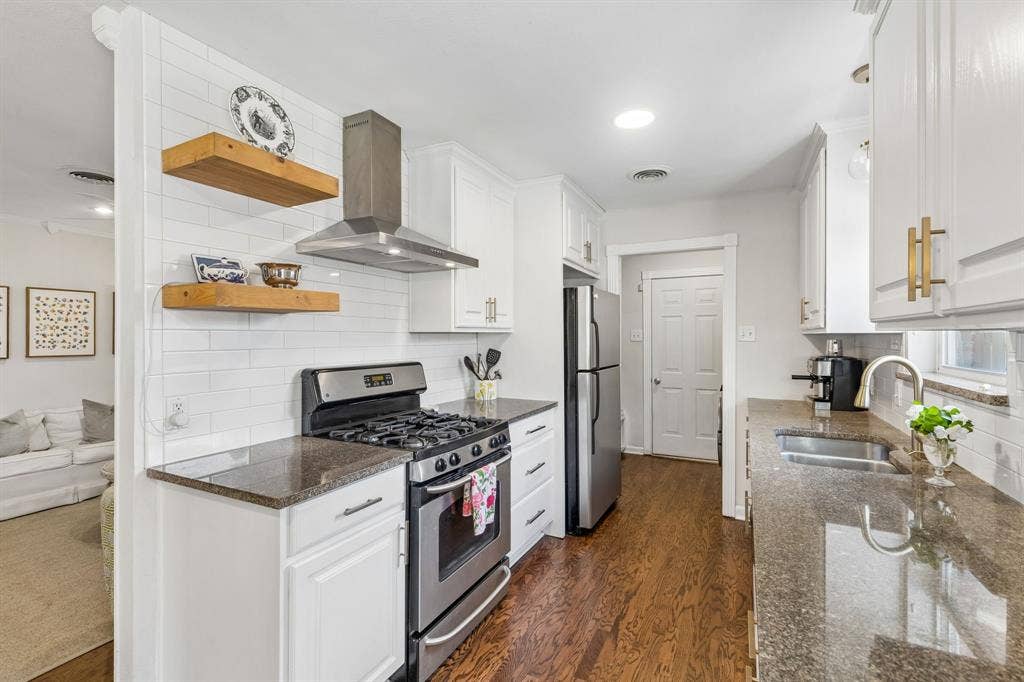 10622 MAPLERIDGE Drive, Dallas, TX 75238 10622 MAPLERIDGE Drive, Dallas, TX 75238