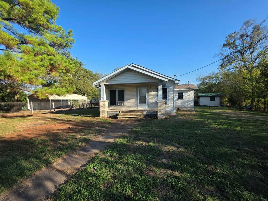 Property photo for 713 W Fannin, Mexia, TX