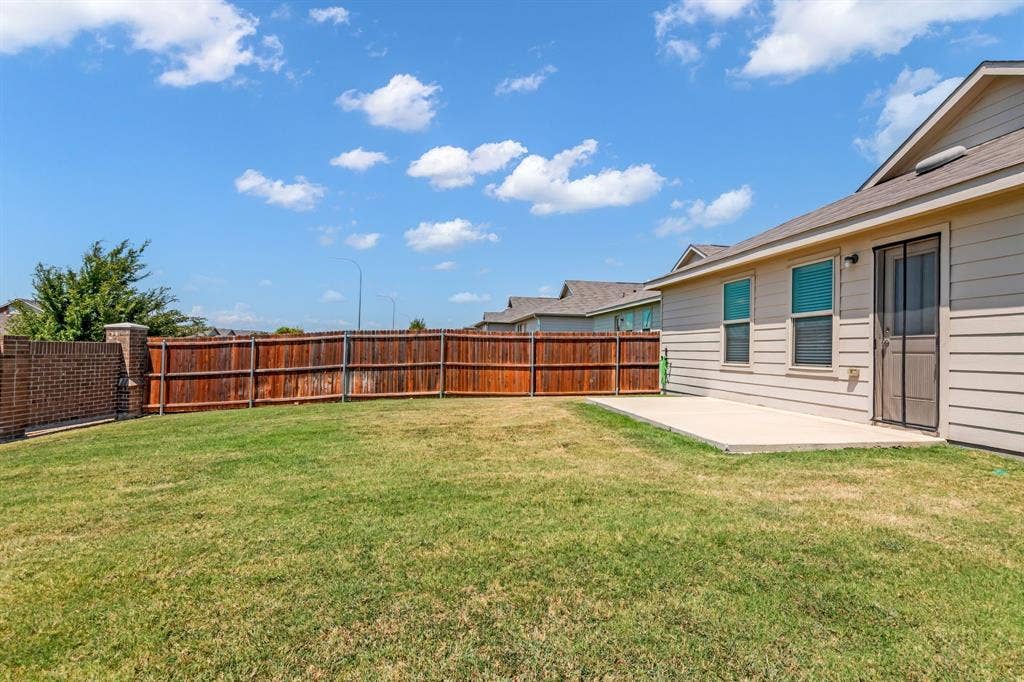 209 Wishbone Lane, Fort Worth, TX 76052
