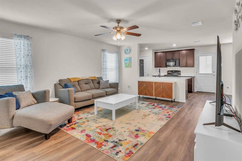 209 Wishbone Lane, Fort Worth, TX 76052